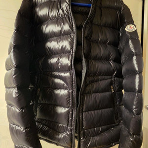 몽클레어 경량패딩 택달린 새상품 사이즈 100