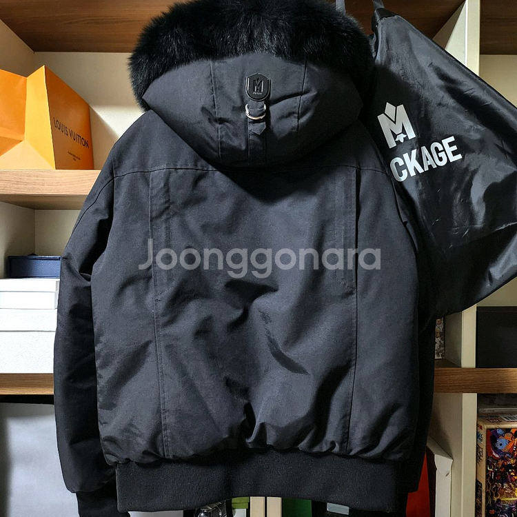 21FW 맥케이지 딕슨 블랙퍼 패딩 40사이즈 블랙--1