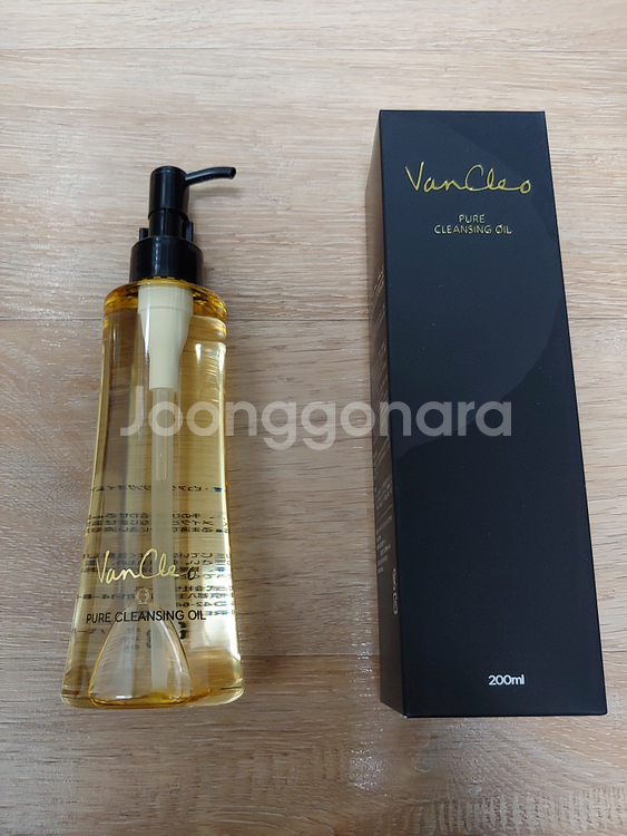 반클레오 퓨어 클렌징 오일 200ml 미개봉 새제품 산뜻한 딥클렌징 촉촉 보습 블랙헤드, 모공 케어 미개봉 새제품--0