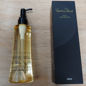 반클레오 퓨어 클렌징 오일 200ml 미개봉 새제품 산뜻한 딥클렌징 촉촉 보습 블랙헤드, 모공 케어 미개봉 새제품