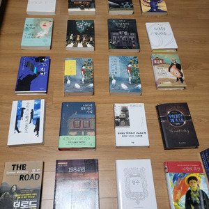 추리소설책 및 여러 교양 도서들