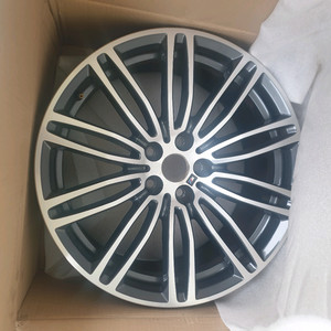 bmw g30 664m 19인치 팝니다.