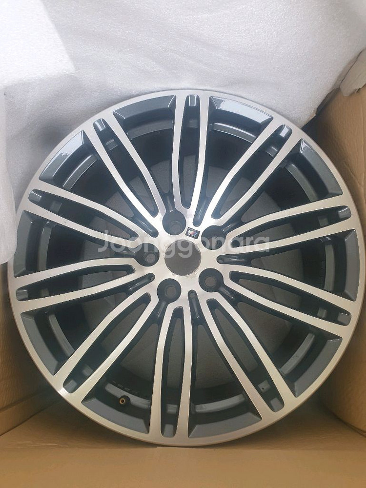 bmw g30 664m 19인치 팝니다.--2