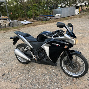 혼다 cbr250r 12년형 짧은키로수 판매합니다
