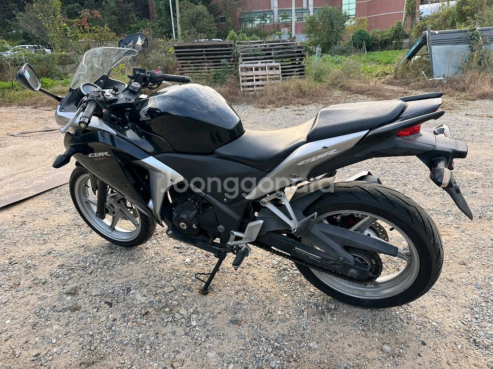 혼다 cbr250r 12년형 짧은키로수 판매합니다--7