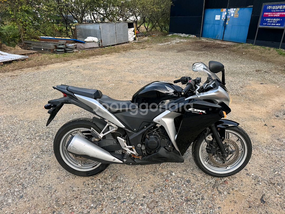 혼다 cbr250r 12년형 짧은키로수 판매합니다--4