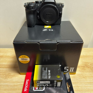 니콘 z5ii 800컷 풀박스+메모리카드+추가배터리