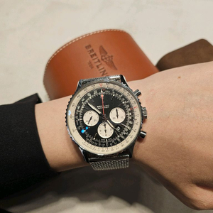 브라이틀링 네비타이머 B01 46mm + 추가 스트랩