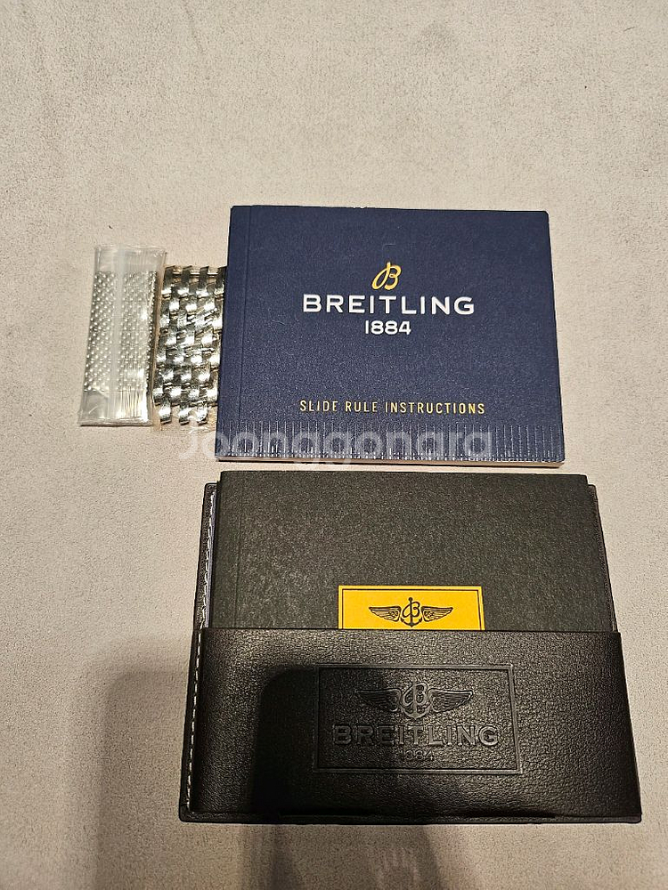 브라이틀링 네비타이머 B01 46mm + 추가 스트랩--3