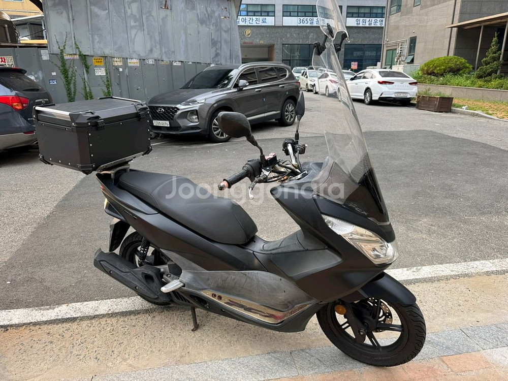 혼다 pcx125 16년 멧블랙 짧은키로수 팝니다--0