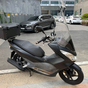 혼다 pcx125 16년 멧블랙 짧은키로수 팝니다
