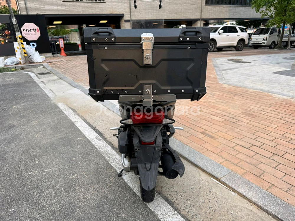 혼다 pcx125 16년 멧블랙 짧은키로수 팝니다--6