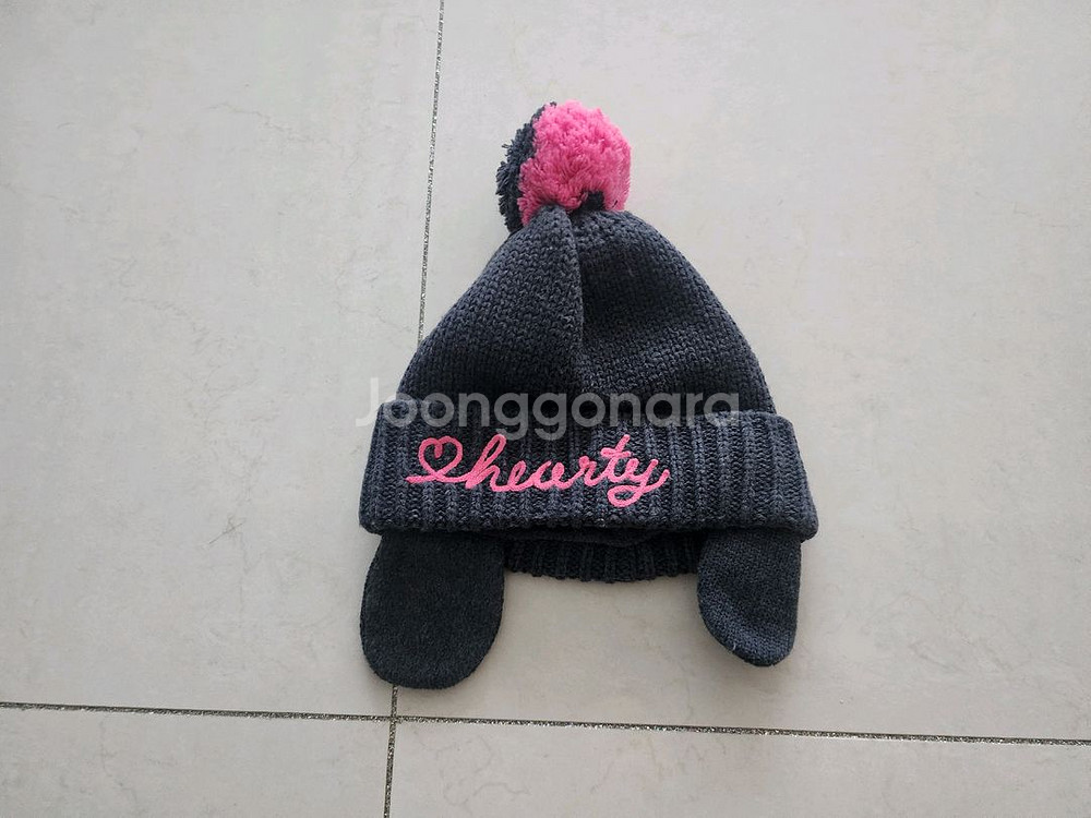 여아용 ㅡ초등고학년용 ㅡ겨울 털모자 3개팔아요--1