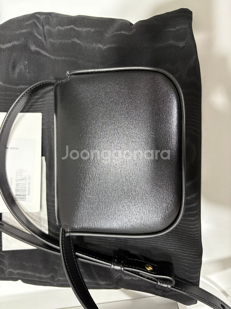 셀린느 미니클로드 샤이니카프스킨(거의새것)--3