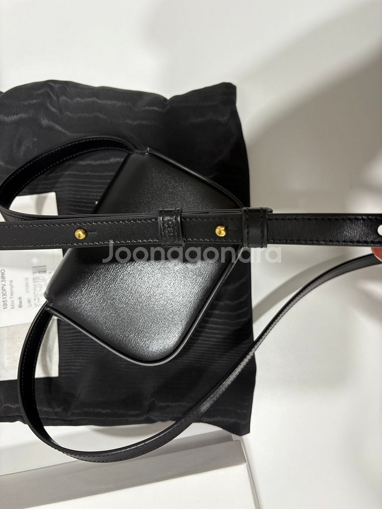 셀린느 미니클로드 샤이니카프스킨(거의새것)--4