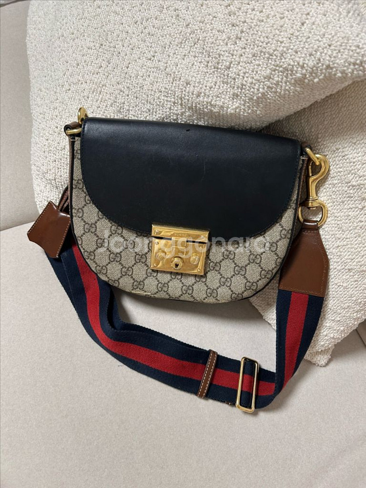 구찌 GG 패드락 크로스백--2