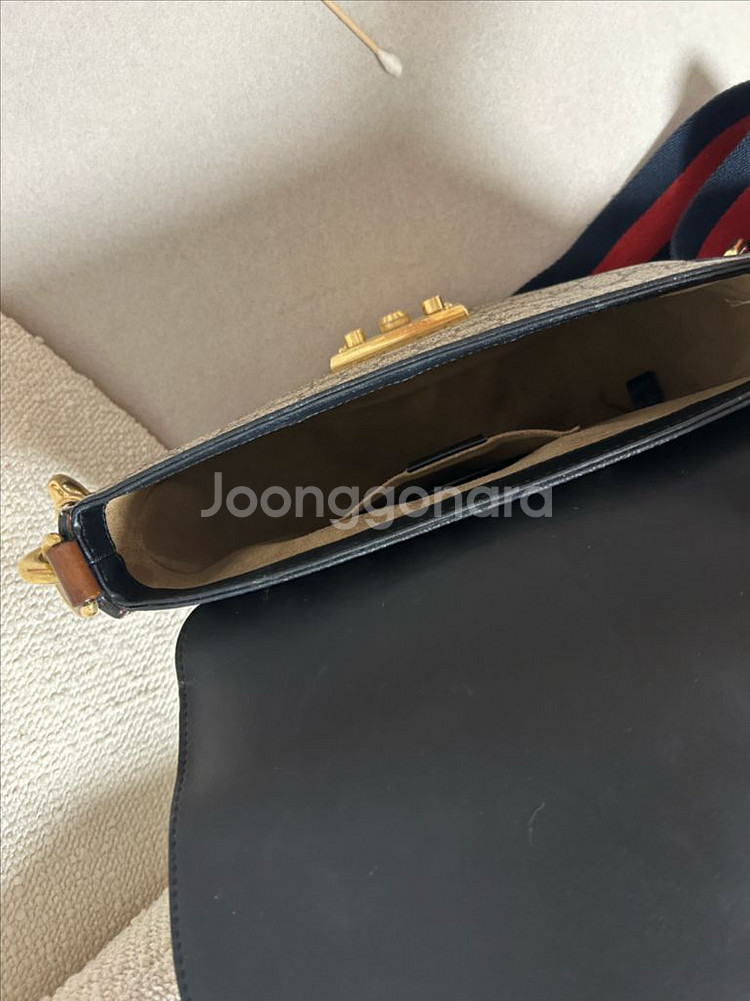 구찌 GG 패드락 크로스백--7