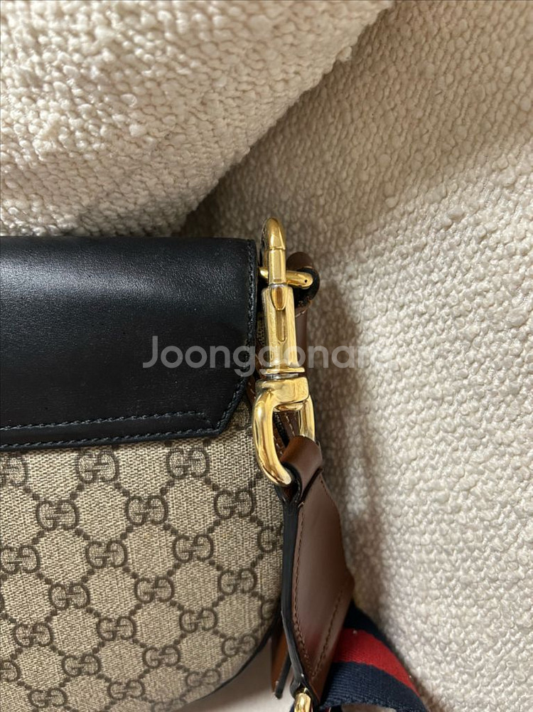 구찌 GG 패드락 크로스백--5