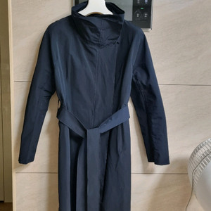 구호 트랜치코트