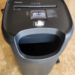 펠로우즈 P-40와 현대오피스 문서세단기(받침통없음)