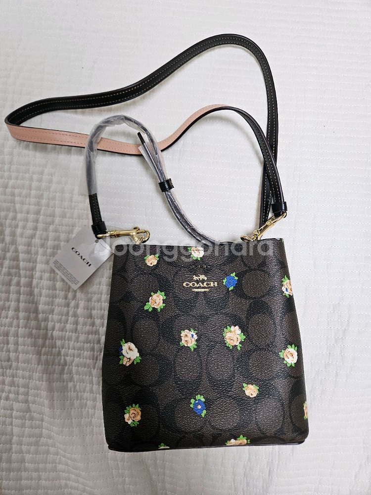 코치 플라워미니 크로스백--1