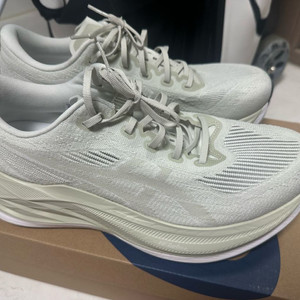 아식스 슈퍼블라스트2 280 판매합니다.