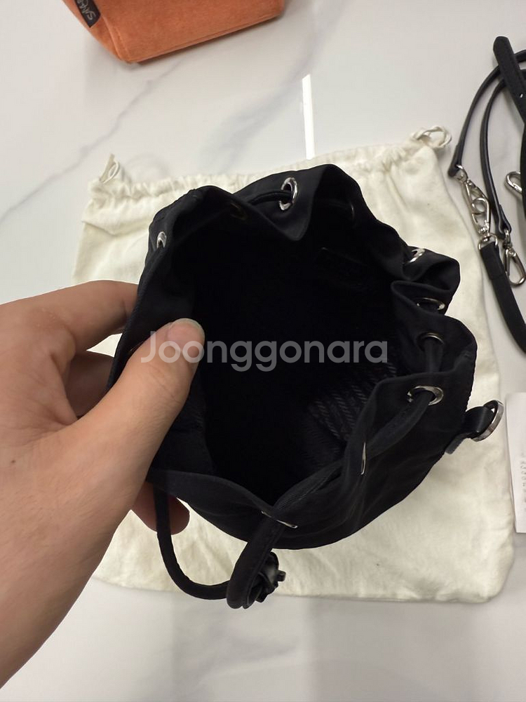 프라다 리나일론 복조리백(정품)--3