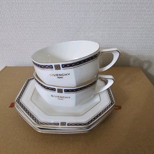 지방시 키낮은 찻잔 조당가격