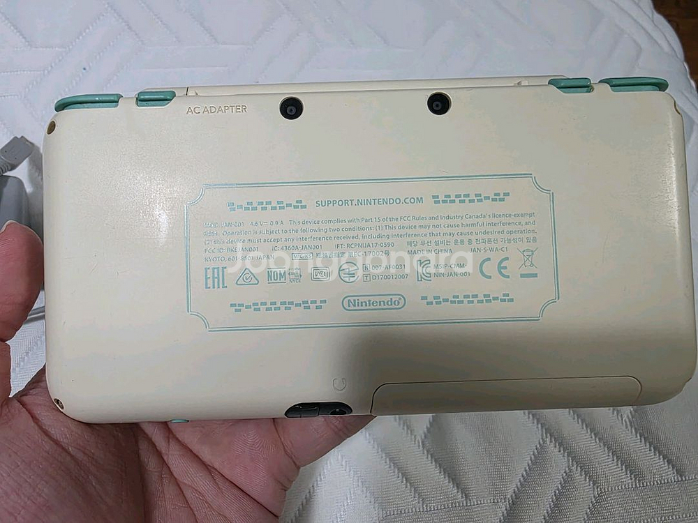 뉴 닌텐도 2DS XL 동물의 숲 에디션--1