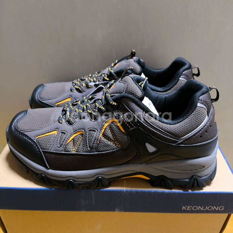 [(새상품)]등산화 프로월드컵265 트레킹화 운동화--0