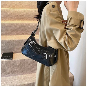 반달 벨트 숄더백