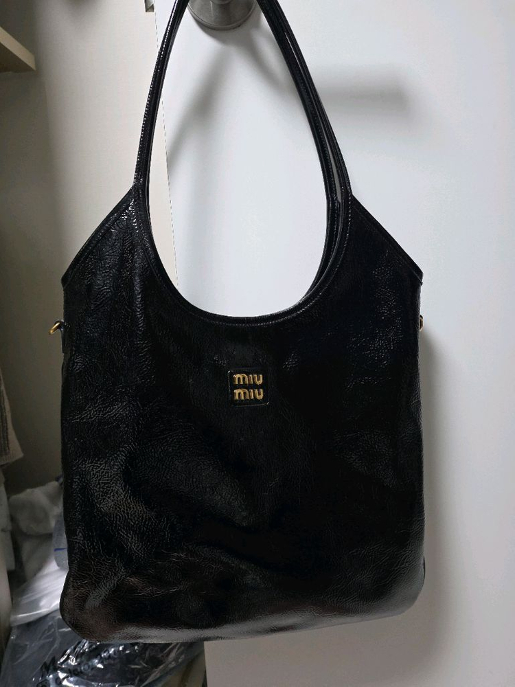 미우미우 블랙 페이던트 아이비백 토트--0