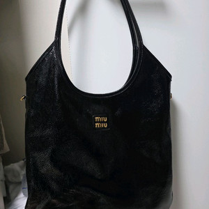 미우미우 블랙 페이던트 아이비백 토트
