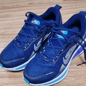 보메로18 런닝화 260