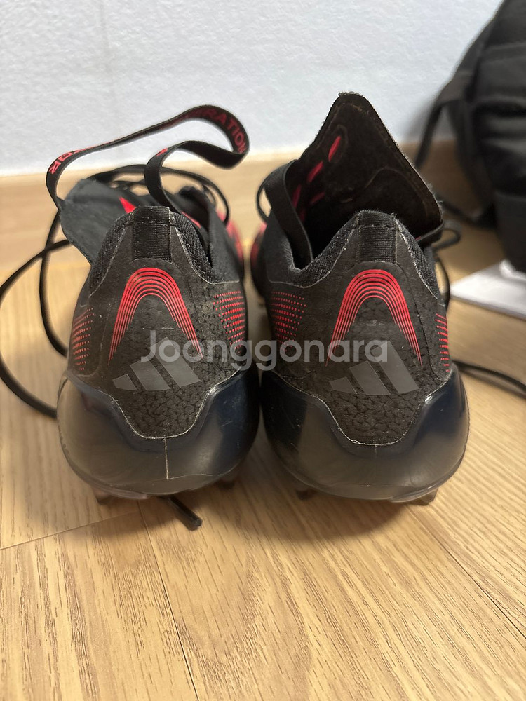 아디다스 프레데터 축구화 (사이즈 상품설명에 있어요)돈급해요ㅠㅠ급처합니다--1