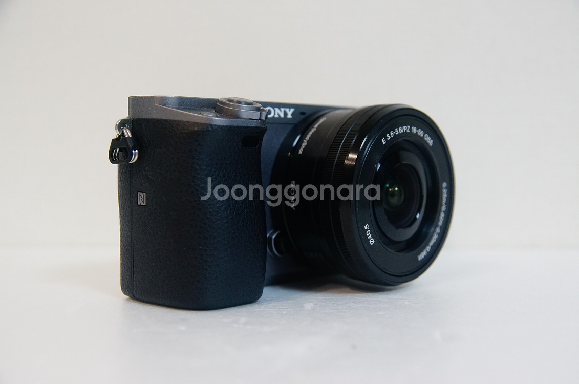 [소니] A6000 그레이 미러리스 카메라 팝니다.--2
