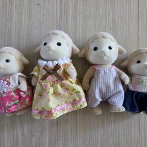 실바니안 인형 모듬들