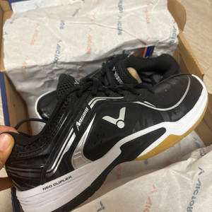 빅터 배드민턴화 240 새상품 반값택포