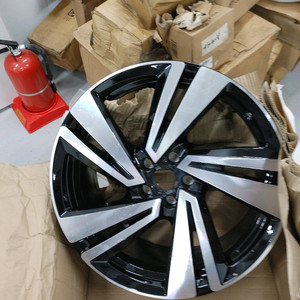 폭스바겐 투아렉 휠 신퓸