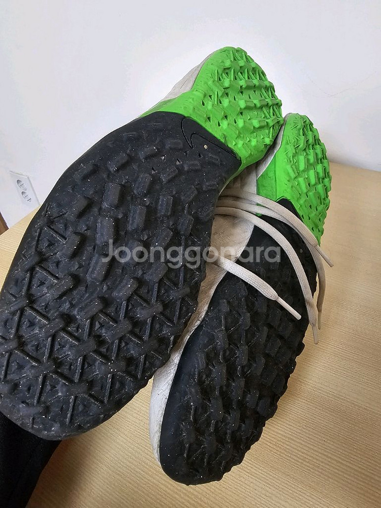 나이키 티엠포 레전드 8프로 풋살화 280--0