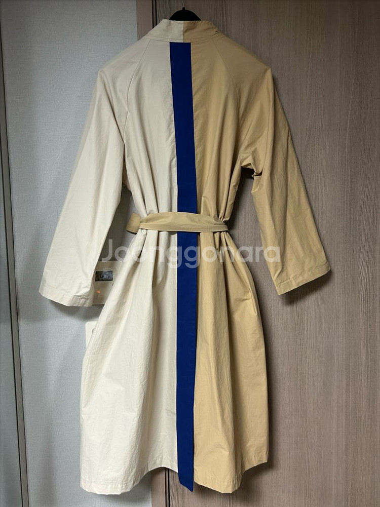 베이지 투톤트렌치코트--2