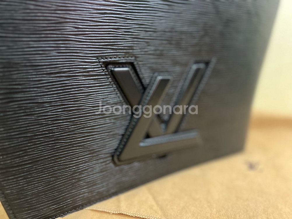 루이비통 에삐 트위스트 클러치백--1