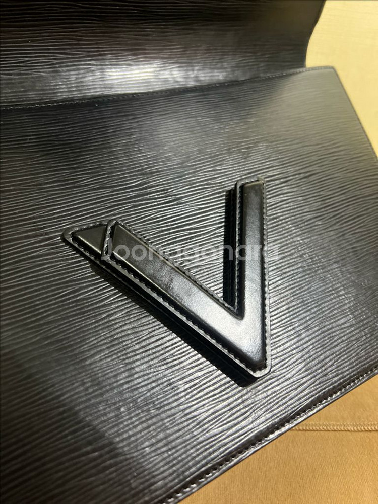 루이비통 에삐 트위스트 클러치백--4