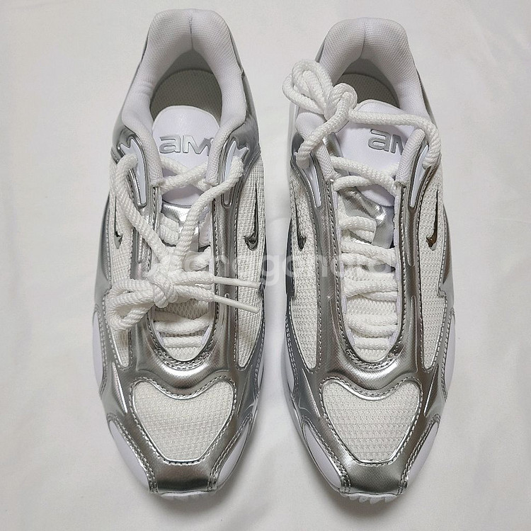 나이키 에어맥스 뮤즈 화이트 앤 메탈릭 실버--0