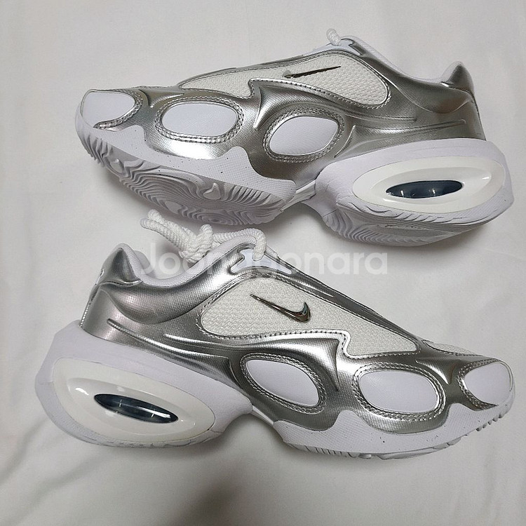 나이키 에어맥스 뮤즈 화이트 앤 메탈릭 실버--7