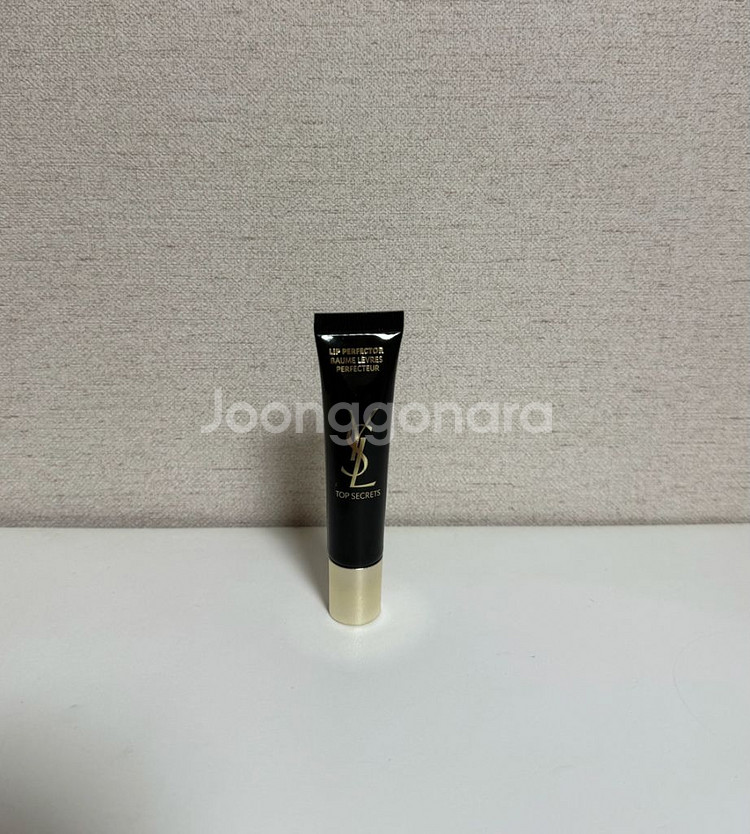 입생로랑, 맥, 조르지오 아르마니, 에스티로더 립 제품--1