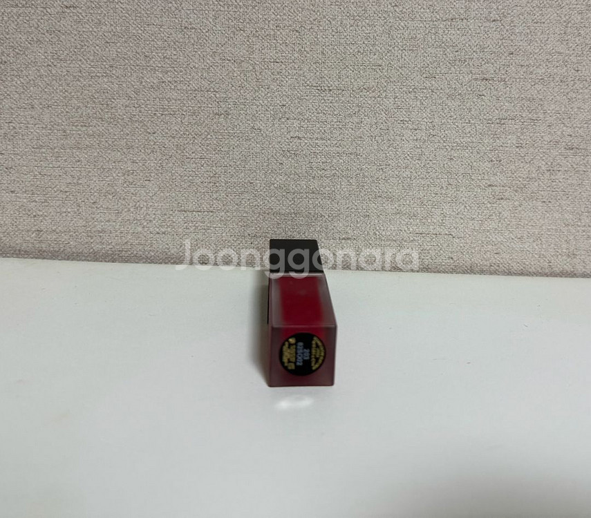 입생로랑, 맥, 조르지오 아르마니, 에스티로더 립 제품--6