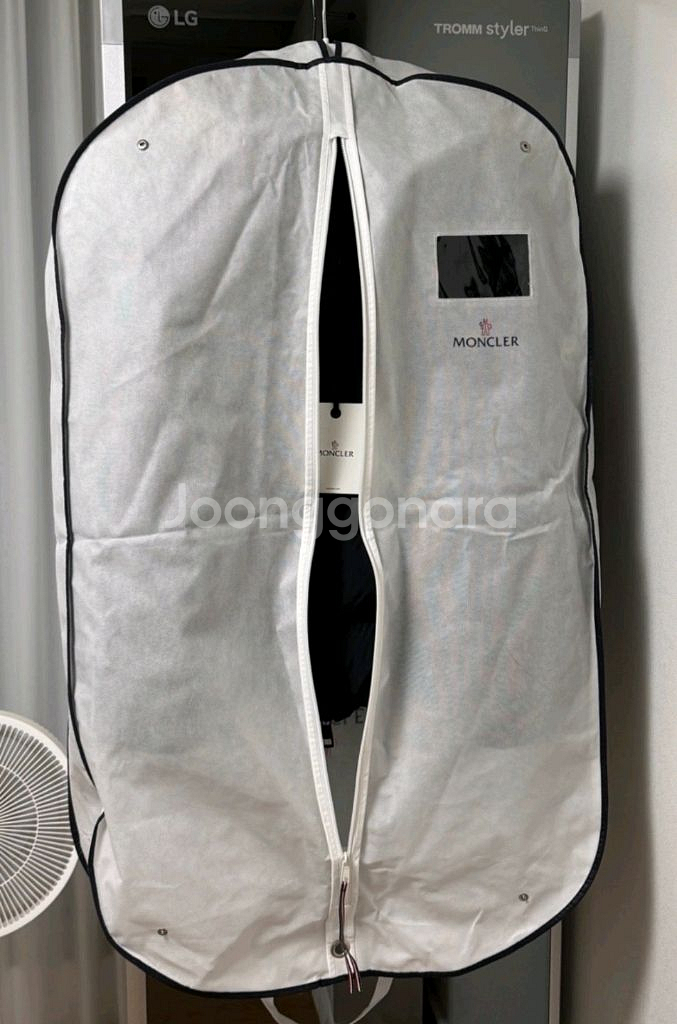 몽클레어 4사이즈 마야프패딩 팝니다--1