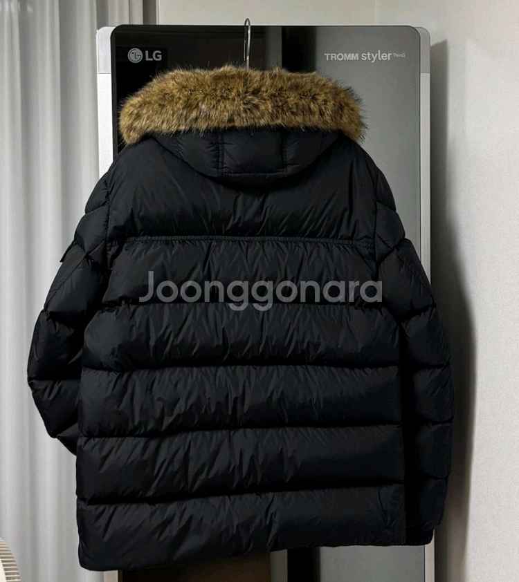 몽클레어 4사이즈 마야프패딩 팝니다--2