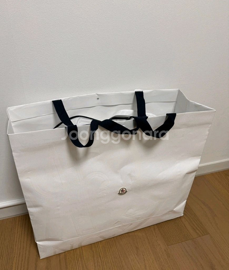 몽클레어 4사이즈 마야프패딩 팝니다--4